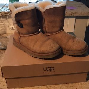 Bailey button uggs